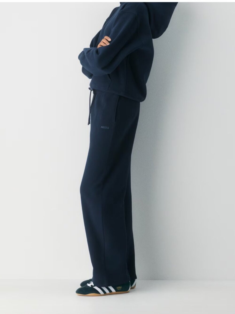 Cozy Sweatfleece Boyfriend Wide Sweatpant - Picture 3 of 3